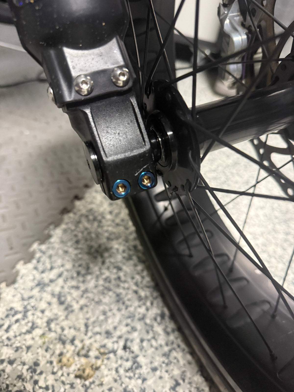 Super 73 titanium front wheel pinch
